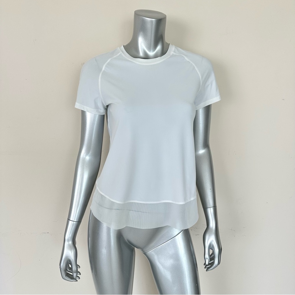 Lululemon Athletica women top size 4 US